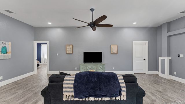 1345 WILLOW DR, Canyon Lake, TX 78133