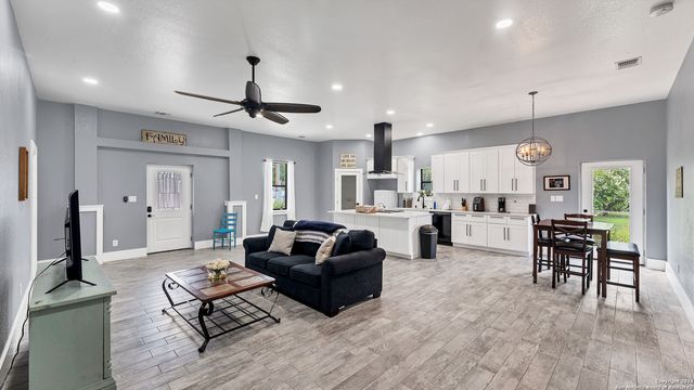1345 WILLOW DR, Canyon Lake, TX 78133