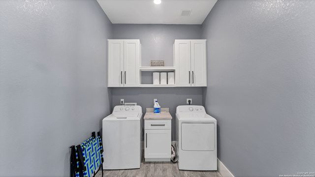 1345 WILLOW DR, Canyon Lake, TX 78133