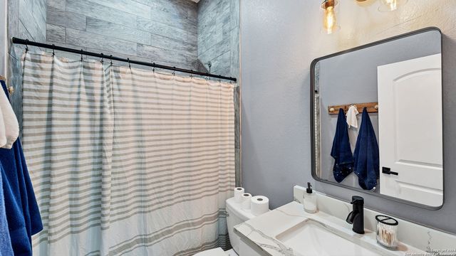 1345 WILLOW DR, Canyon Lake, TX 78133