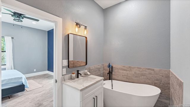 1345 WILLOW DR, Canyon Lake, TX 78133