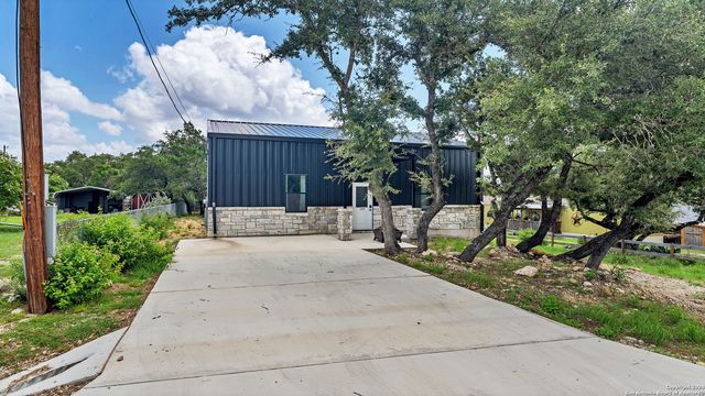 1345 WILLOW DR, Canyon Lake, TX 78133