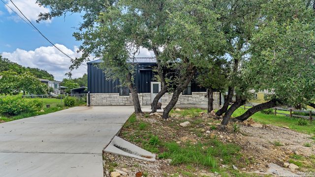 1345 WILLOW DR, Canyon Lake, TX 78133