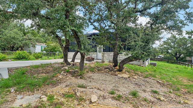 1345 WILLOW DR, Canyon Lake, TX 78133