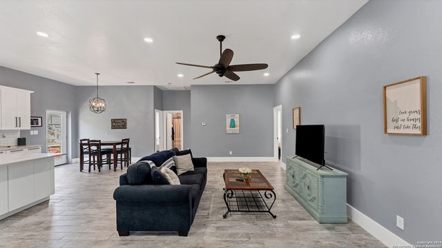 1345 WILLOW DR, Canyon Lake, TX 78133