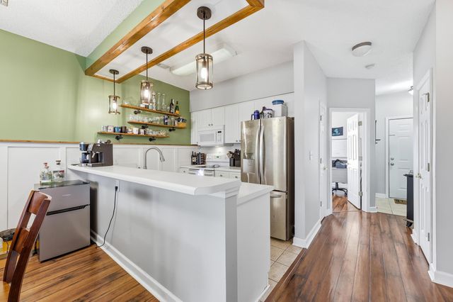 907 Knoll Shores Ct Unit 203, Murrells Inlet, SC 29576