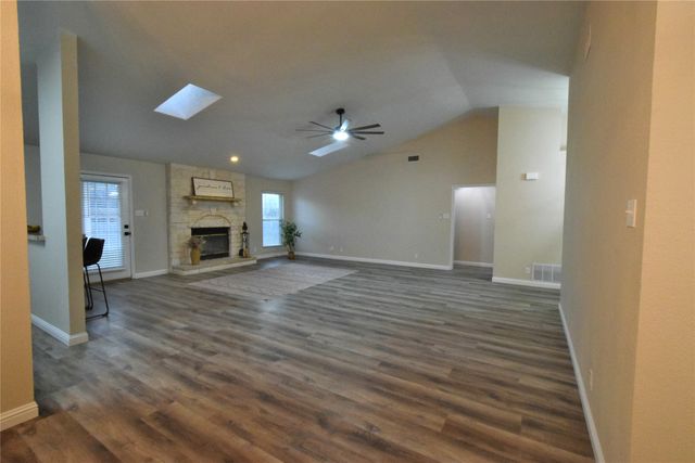 8906 Pleasant Hill Drive, Granbury, TX 76049