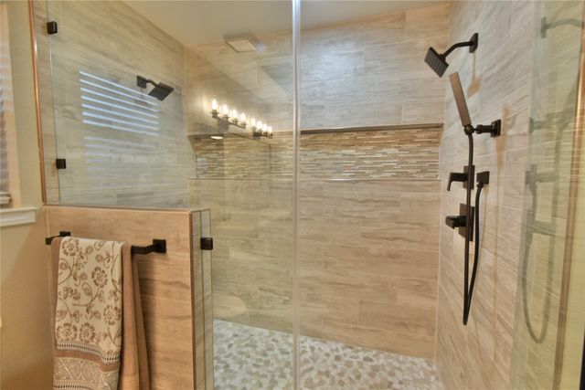 8906 Pleasant Hill Drive, Granbury, TX 76049