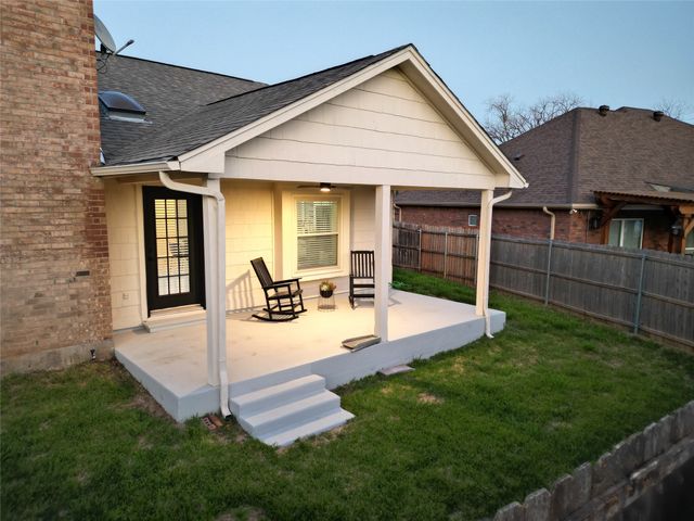 8906 Pleasant Hill Drive, Granbury, TX 76049