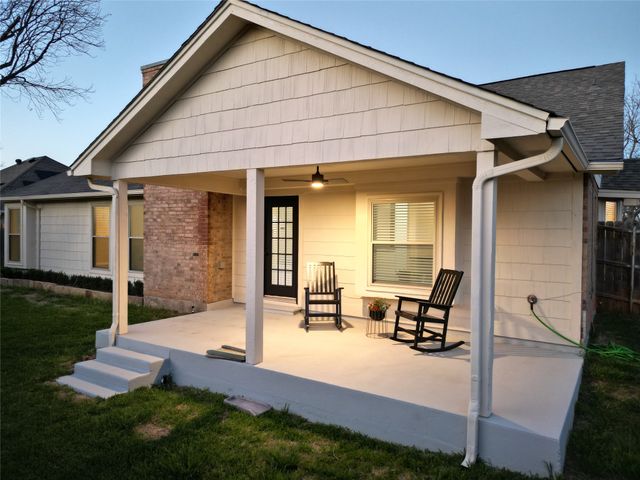 8906 Pleasant Hill Drive, Granbury, TX 76049