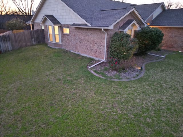 8906 Pleasant Hill Drive, Granbury, TX 76049