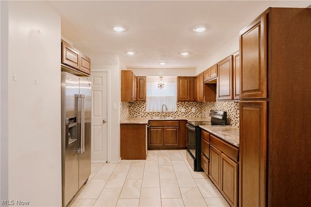 1830 Beverly Hills Drive, Euclid, OH 44117