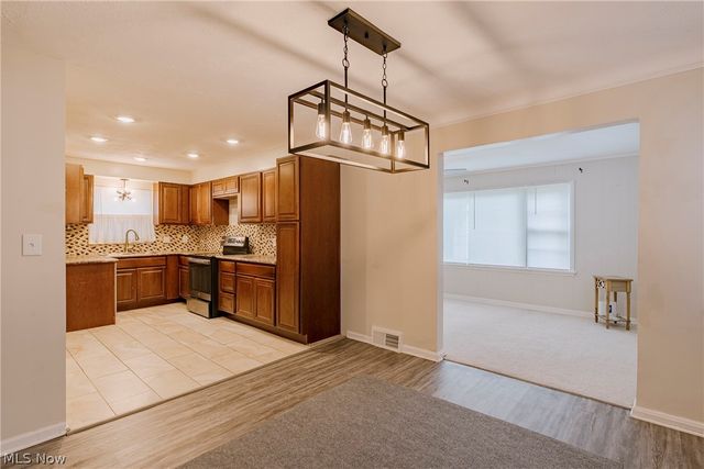 1830 Beverly Hills Drive, Euclid, OH 44117
