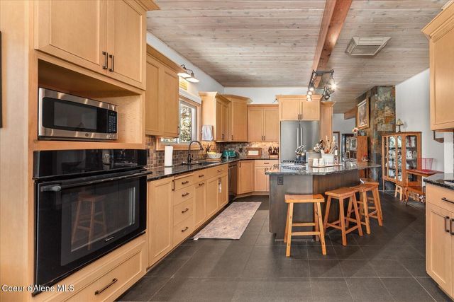 606 Tubbs Hill DR, Coeur D'alene, ID 83814