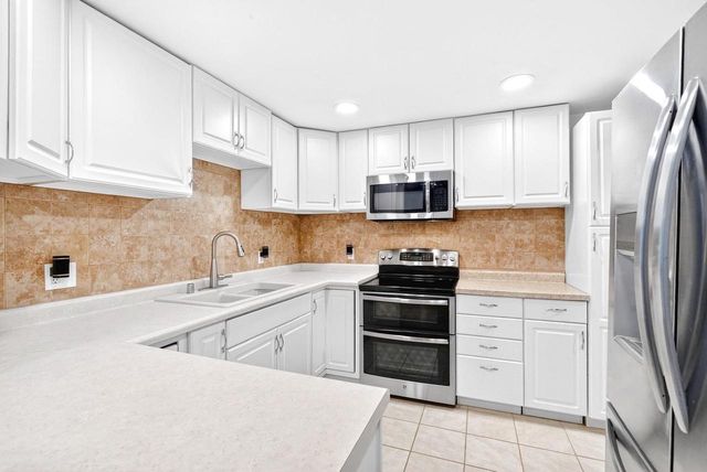 1513 BEAUCHAMP STREET, Green Bay, WI 54304