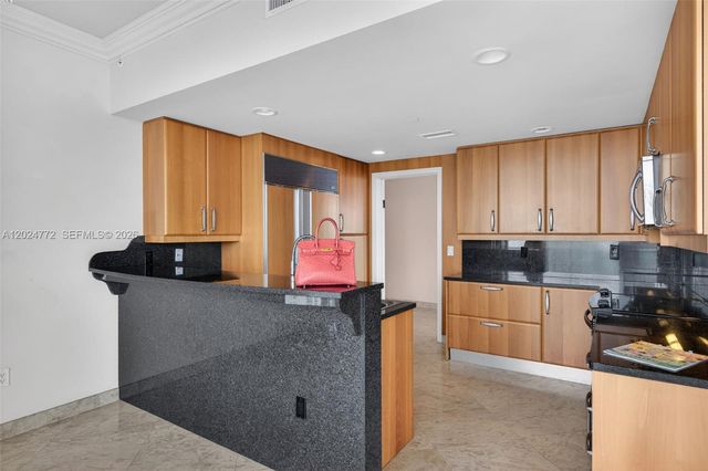 16500 Collins Ave TS-3, Sunny Isles Beach, FL 33160