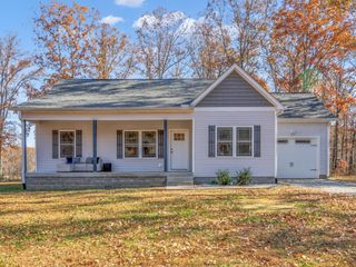 371 McElhiney Rd, Dickson, TN 37055