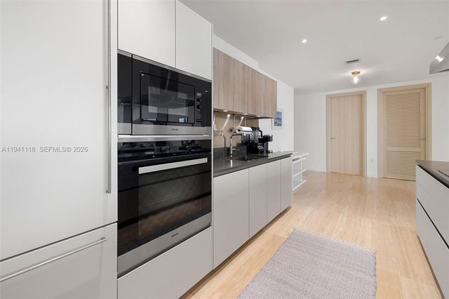 1000 Brickell Plz PH5403, Miami, FL 33131