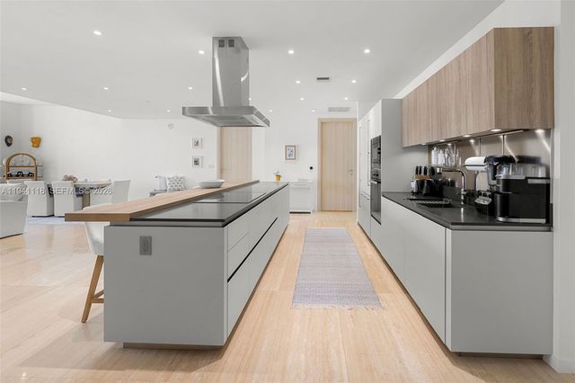 1000 Brickell Plz PH5403, Miami, FL 33131