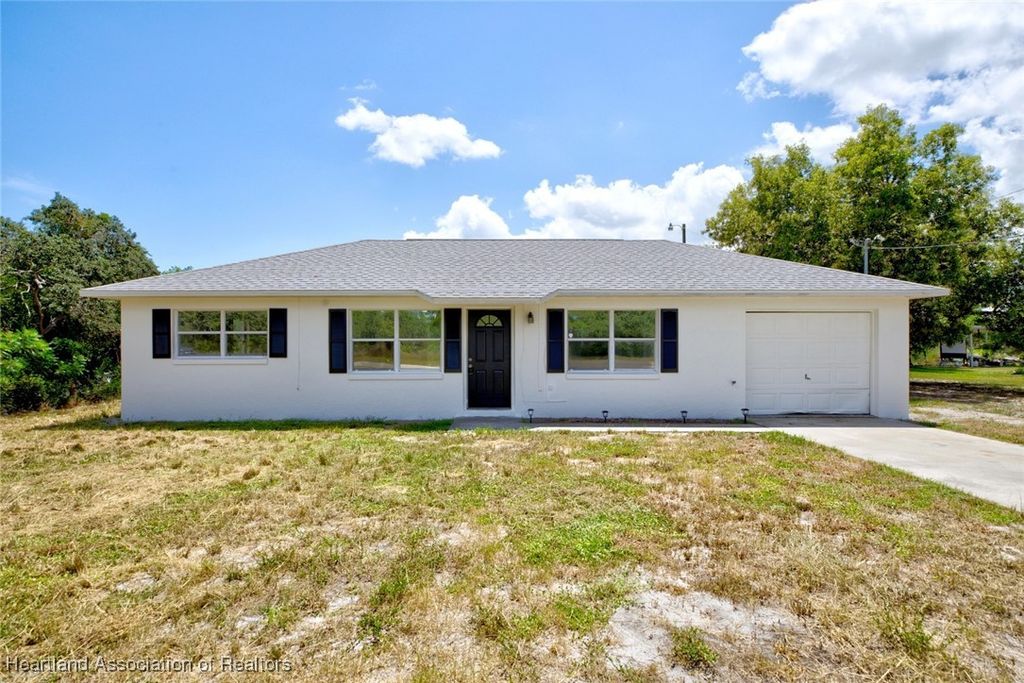 425 Sandpiper Street, Lake Placid, FL 33852