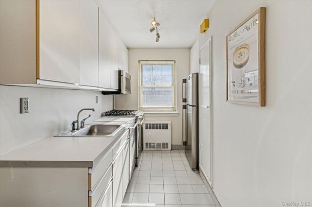 411 Merrick Road B, Rockville Centre, NY 11570