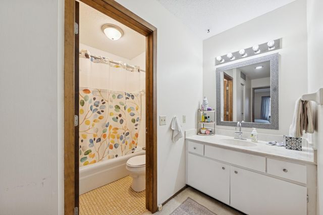 7510 Cahill Road 317B, Edina, MN 55439