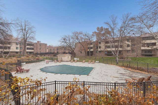 7510 Cahill Road 317B, Edina, MN 55439