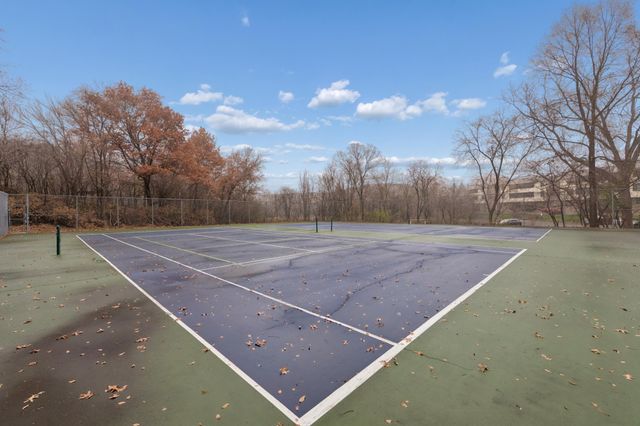 7510 Cahill Road 317B, Edina, MN 55439