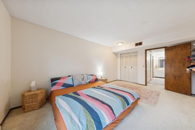 7510 Cahill Road 317B, Edina, MN 55439