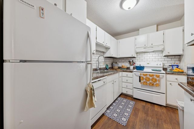 7510 Cahill Road 317B, Edina, MN 55439