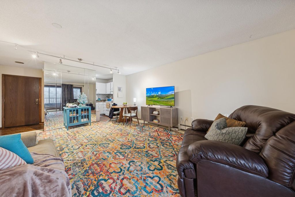 7510 Cahill Road 317B, Edina, MN 55439