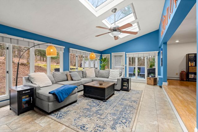 25 West Drive, Bedford, NH 03110