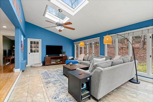 25 West Drive, Bedford, NH 03110