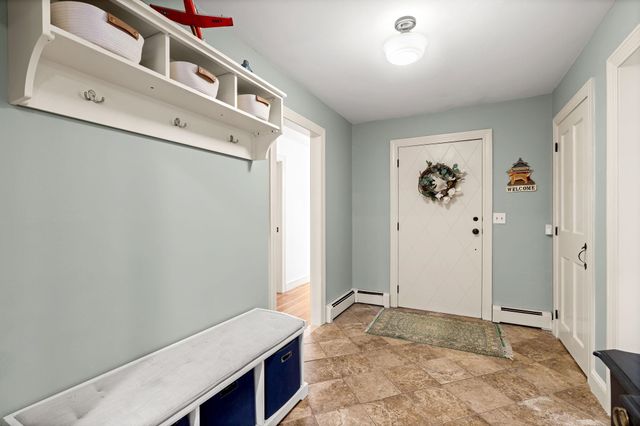 25 West Drive, Bedford, NH 03110