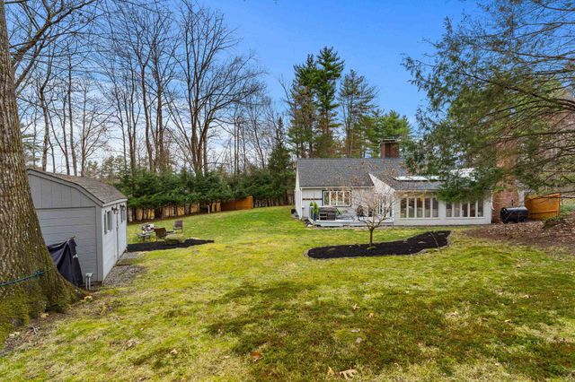 25 West Drive, Bedford, NH 03110