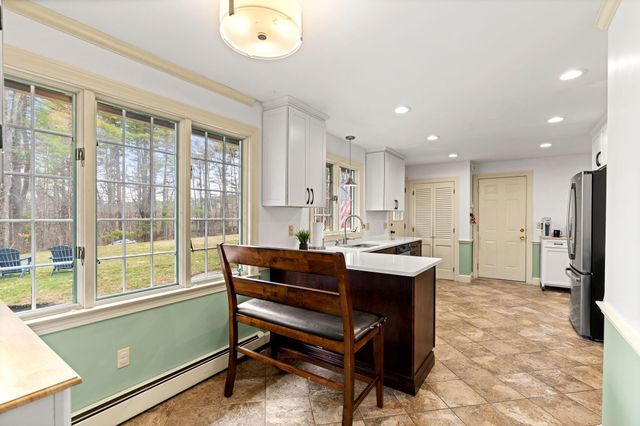 25 West Drive, Bedford, NH 03110