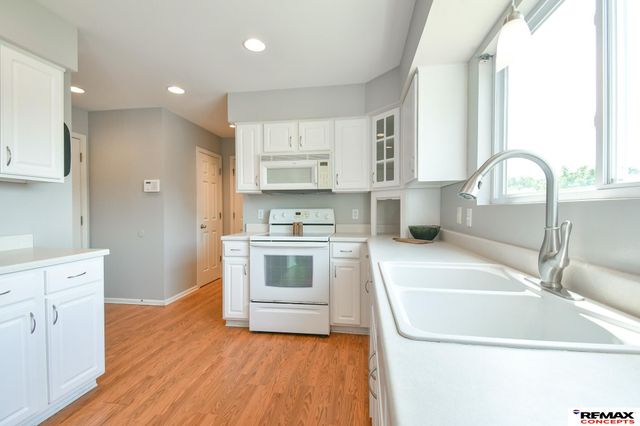 11209 Black Street, Omaha, NE 68142