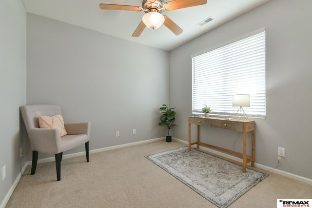 11209 Black Street, Omaha, NE 68142