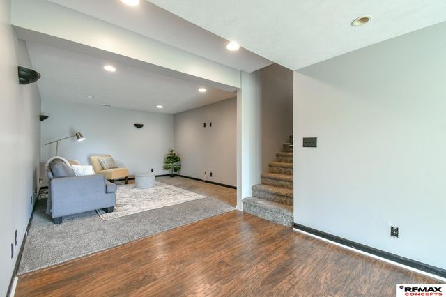 11209 Black Street, Omaha, NE 68142