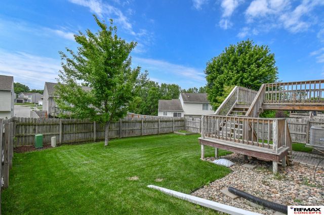 11209 Black Street, Omaha, NE 68142