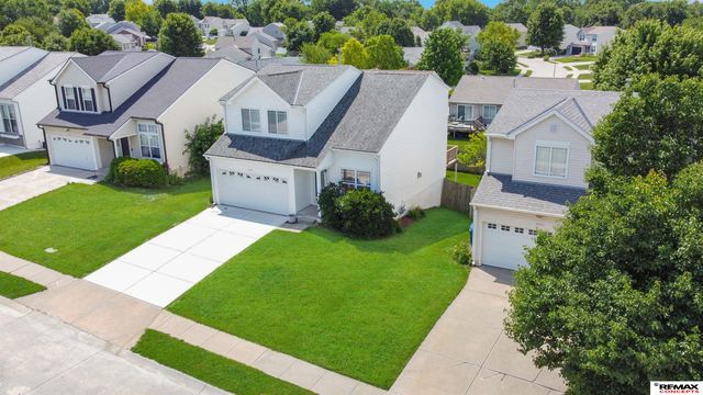 11209 Black Street, Omaha, NE 68142