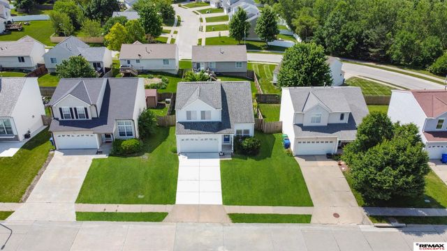 11209 Black Street, Omaha, NE 68142