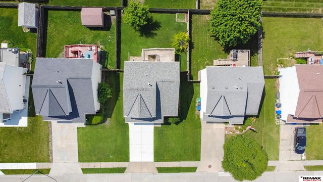 11209 Black Street, Omaha, NE 68142