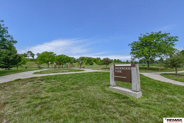 11209 Black Street, Omaha, NE 68142