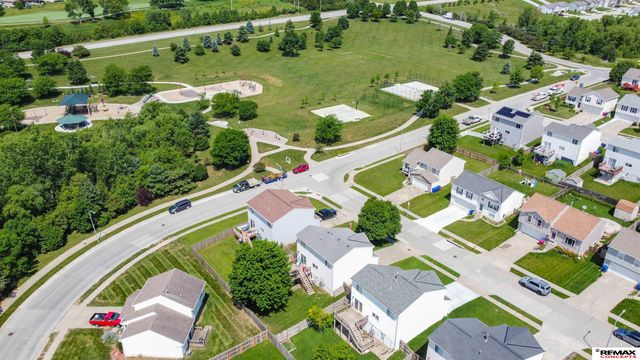 11209 Black Street, Omaha, NE 68142