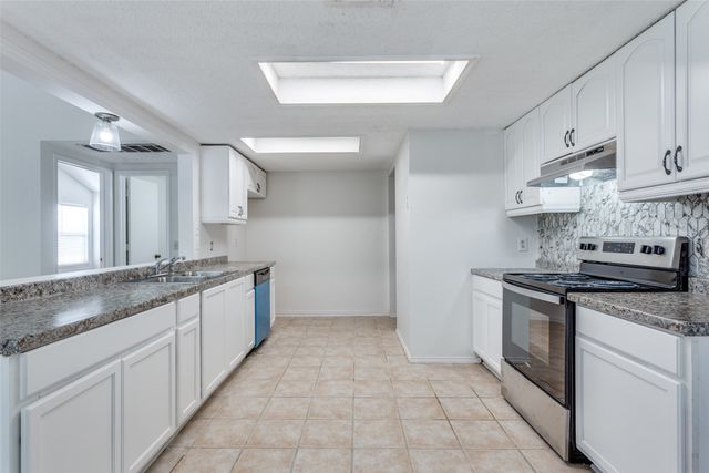 6 Tanager Court, Mansfield, TX 76063