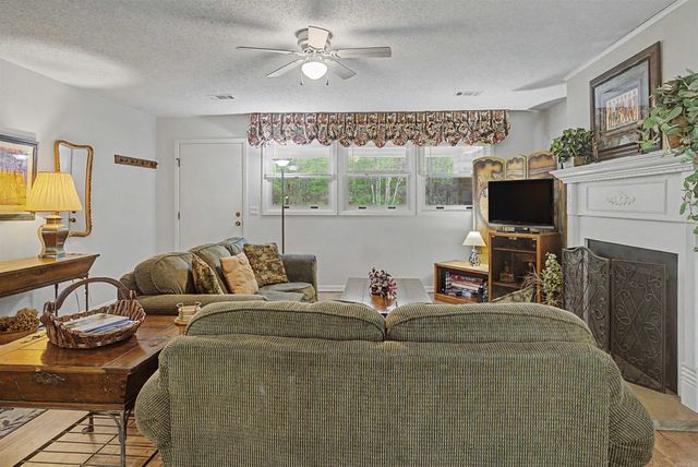 90 Santistaban Way, Hot Springs Village, AR 71909