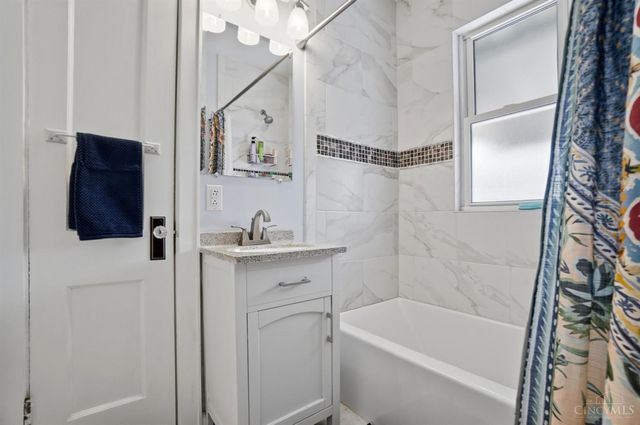 1945 Lawn Avenue, Cincinnati, OH 45237