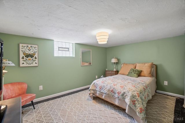 1945 Lawn Avenue, Cincinnati, OH 45237