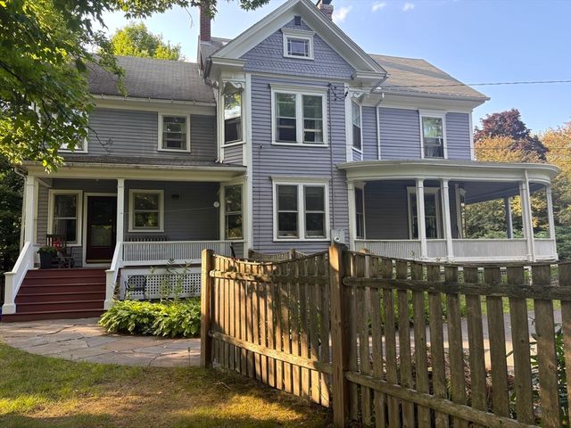 254 Lincoln, Amherst, MA 01002